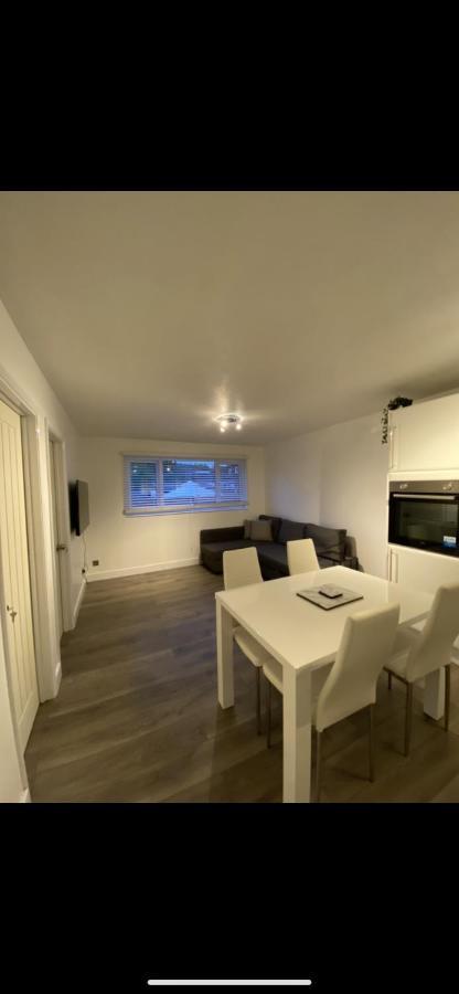 Modern 2 Bed Apartment & Free Parking Canterbury Dış mekan fotoğraf